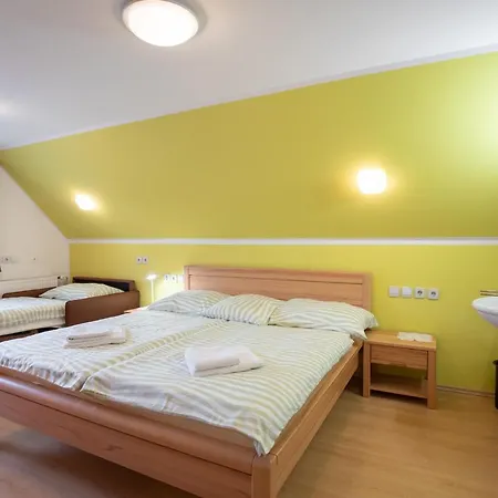 Apartma Kosnik Perunika Appartement